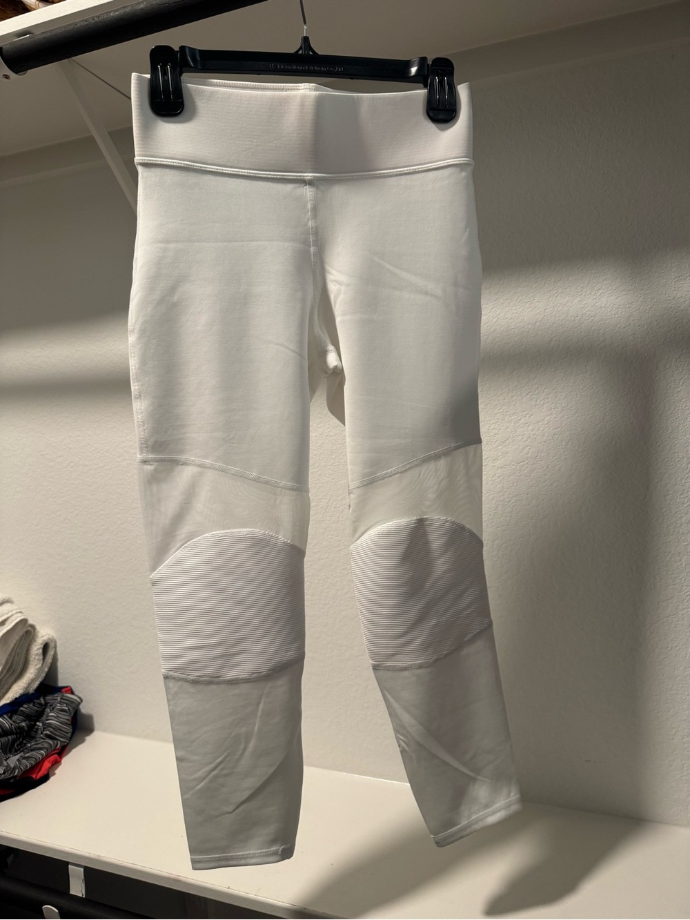 Michi White Capri Leggings